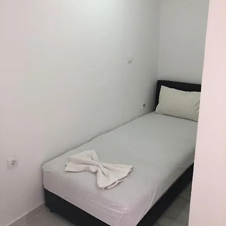Hamburg * Podgorica